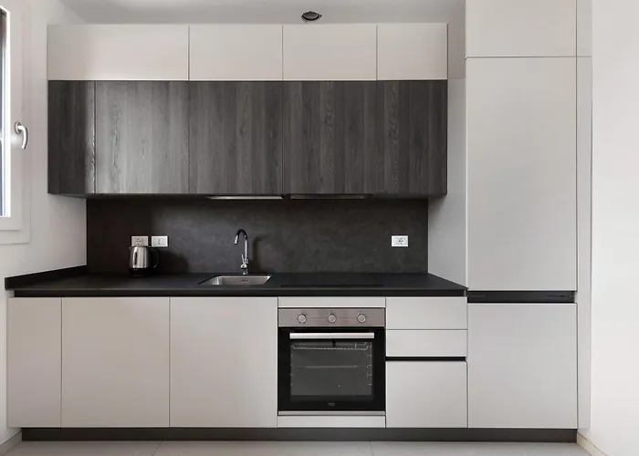 Le Dodici Porte - Porta San Vitale 6 By District *