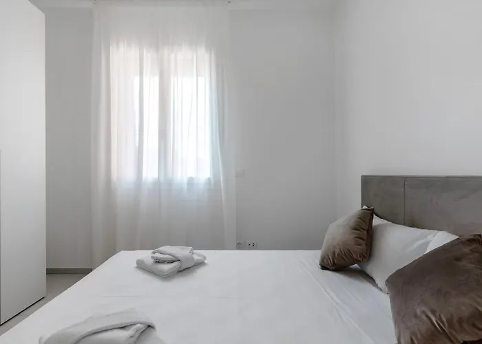 Le Dodici Porte - Porta San Vitale 6 By District Apartman