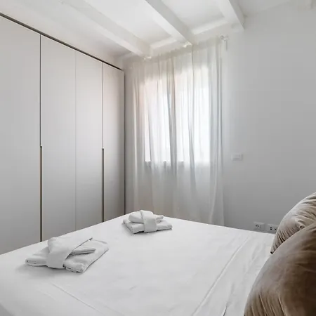 Le Dodici Porte - Porta San Vitale 6 By District Apartman *
